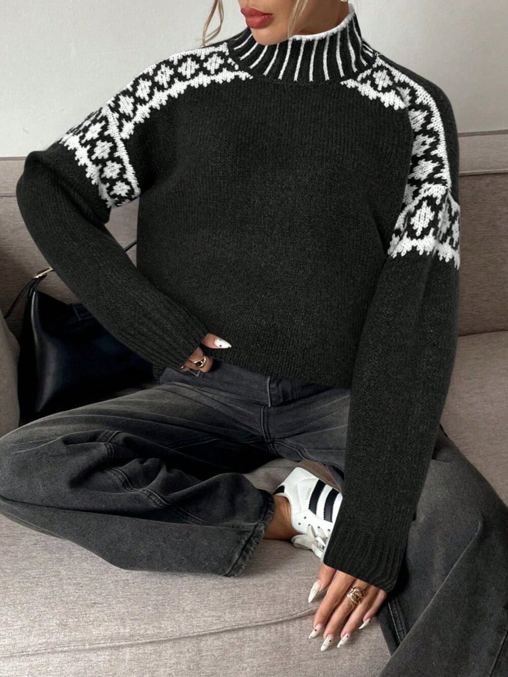 Black Casual Women's Colorblock Stand Collar Sweater